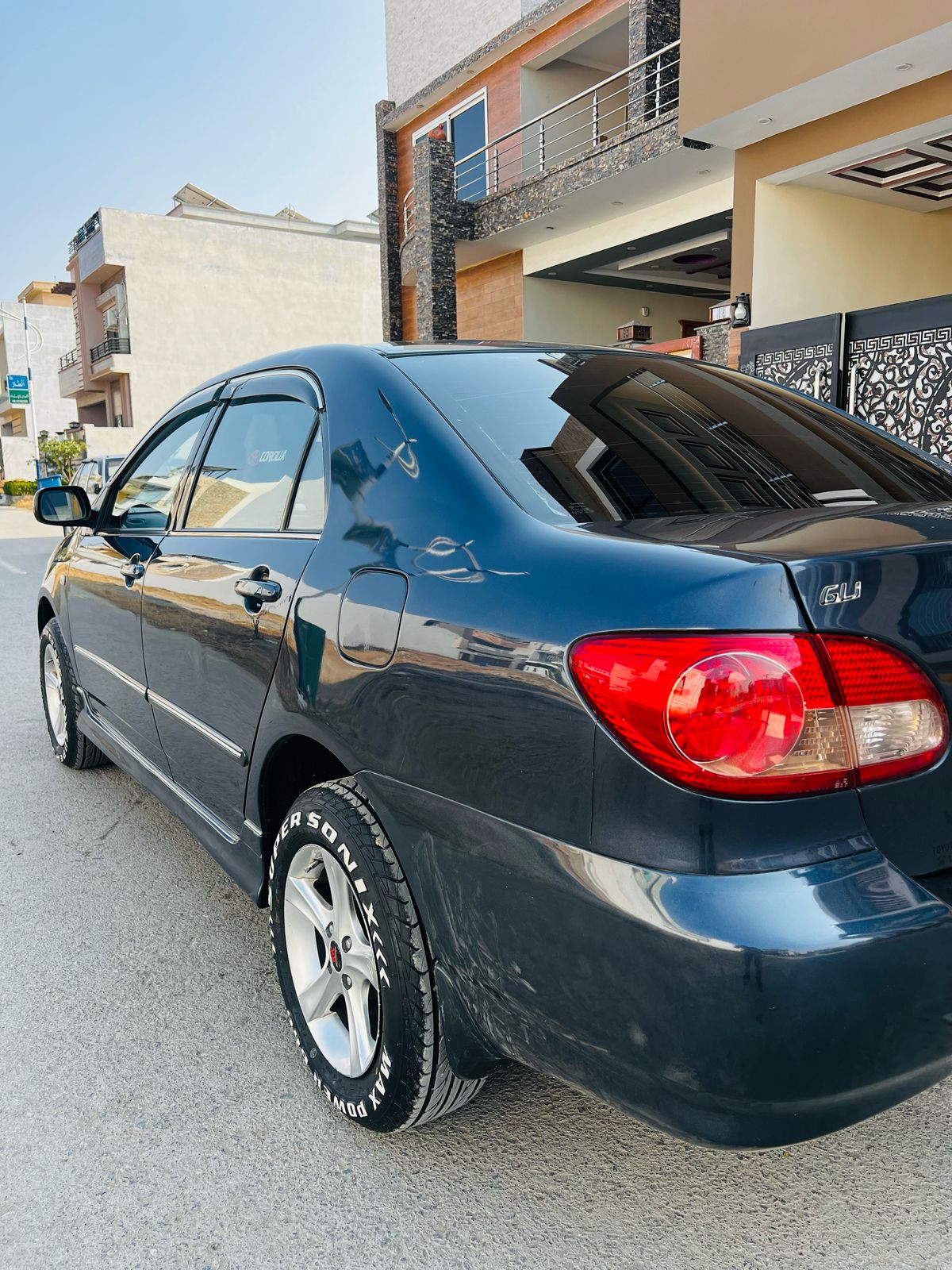 COROLLA GLi