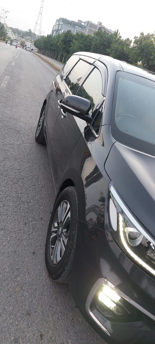 KIA - GRAND CARNIVAL