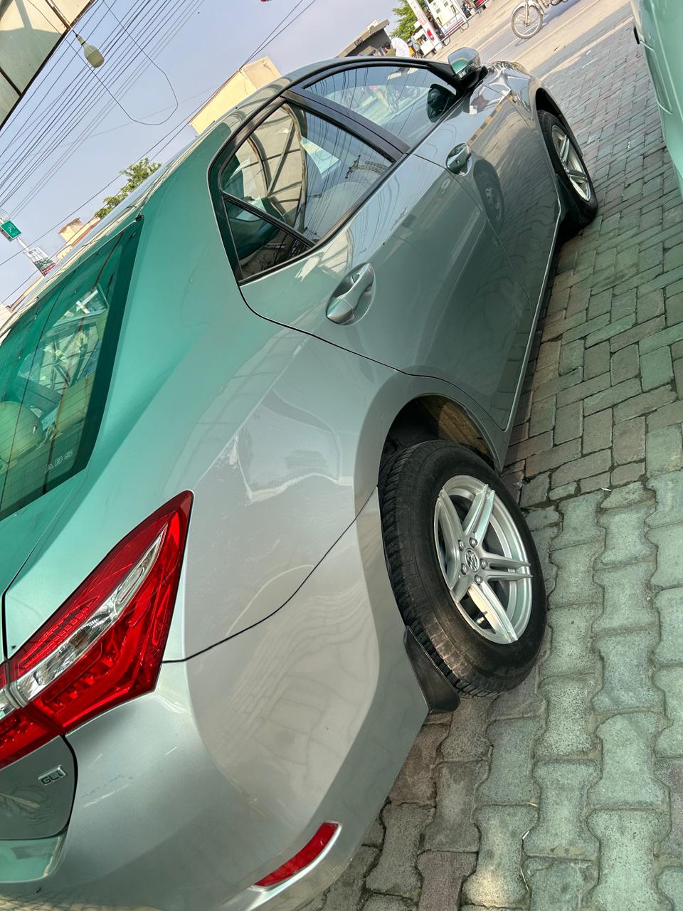 COROLLA GLi