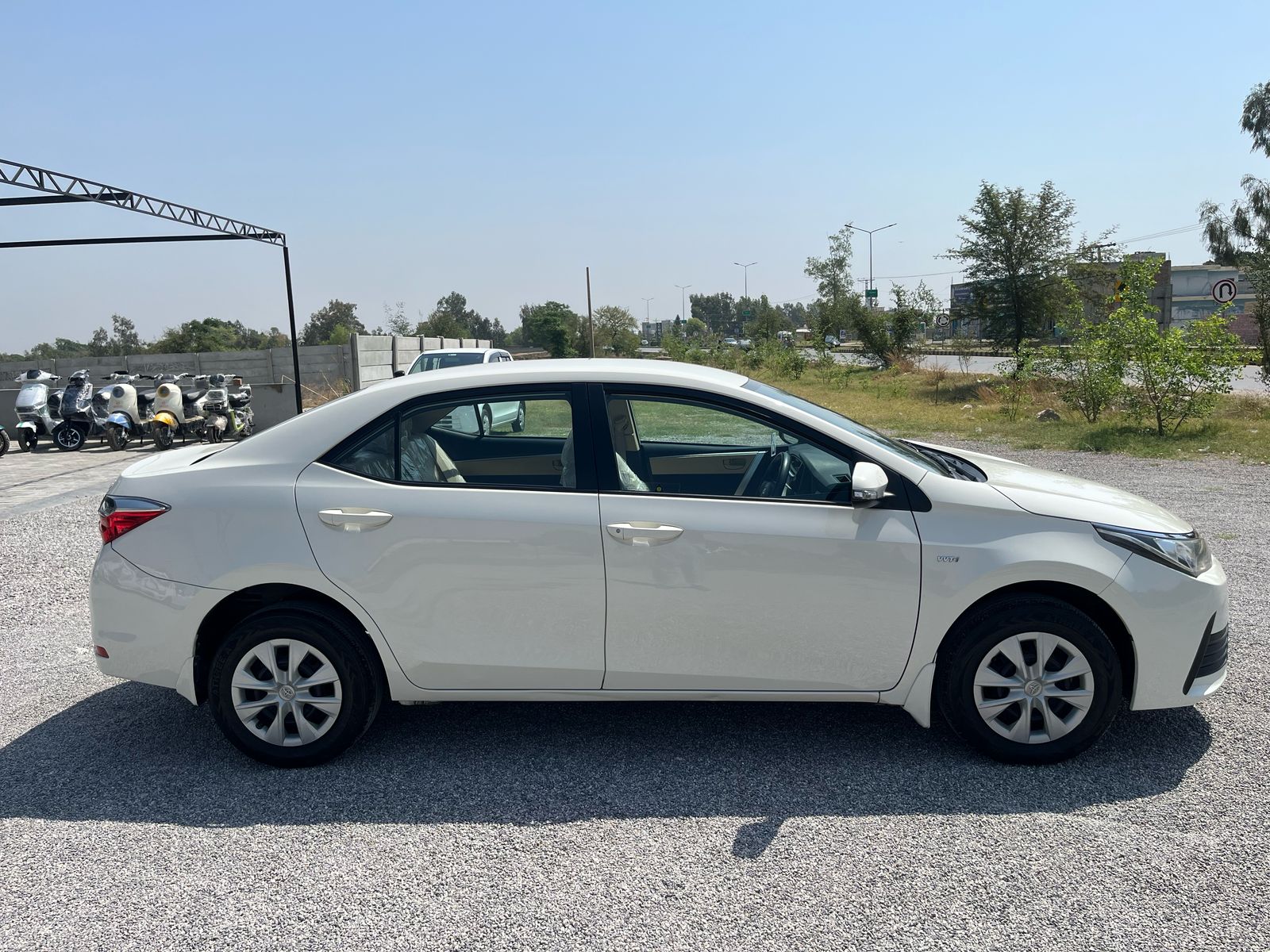 COROLLA GLi