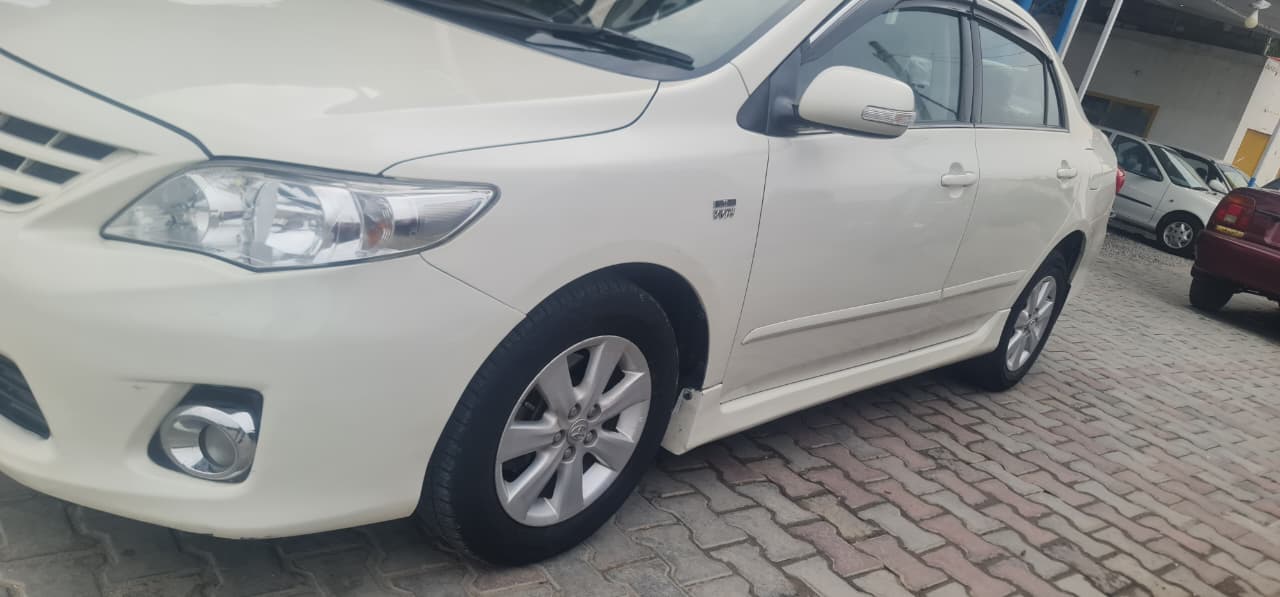 COROLLA ALTiS - 1.6 SR
