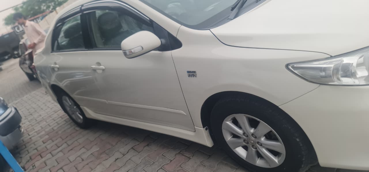 COROLLA ALTiS - 1.6 SR