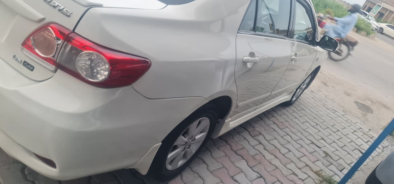 COROLLA ALTiS - 1.6 SR