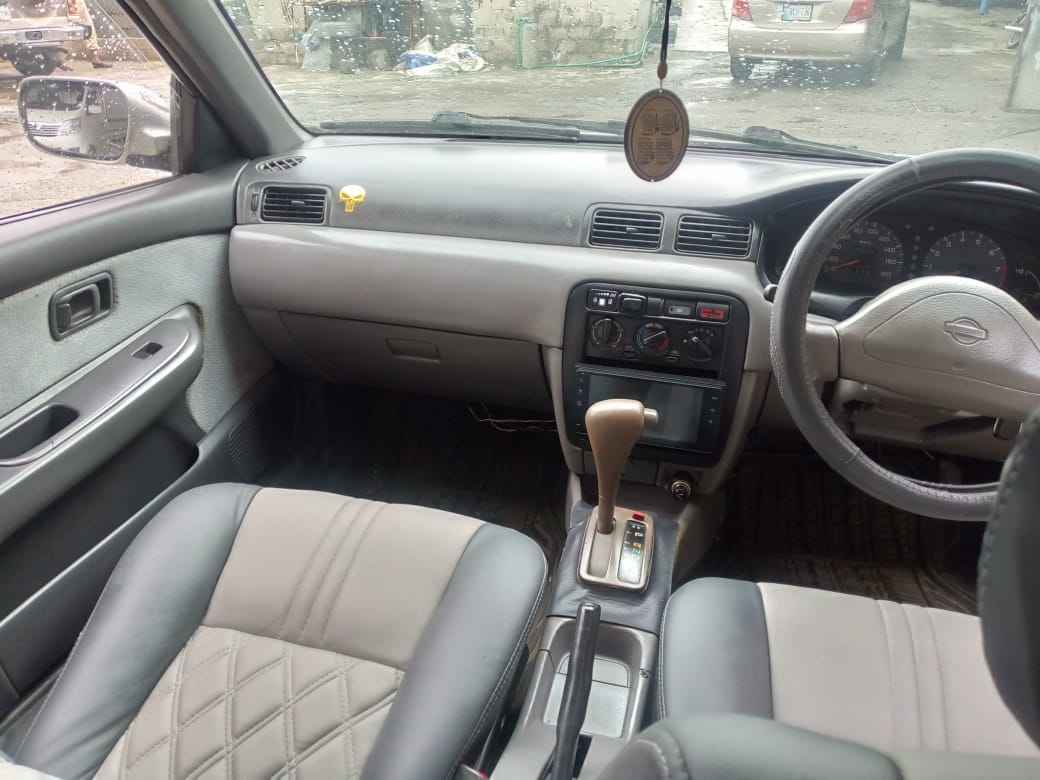 NISSAN Sunny - ExSaloon