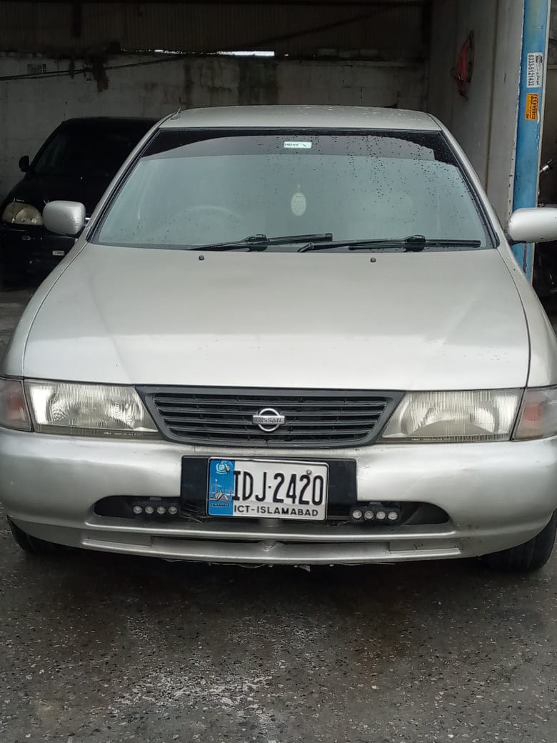 NISSAN Sunny - ExSaloon
