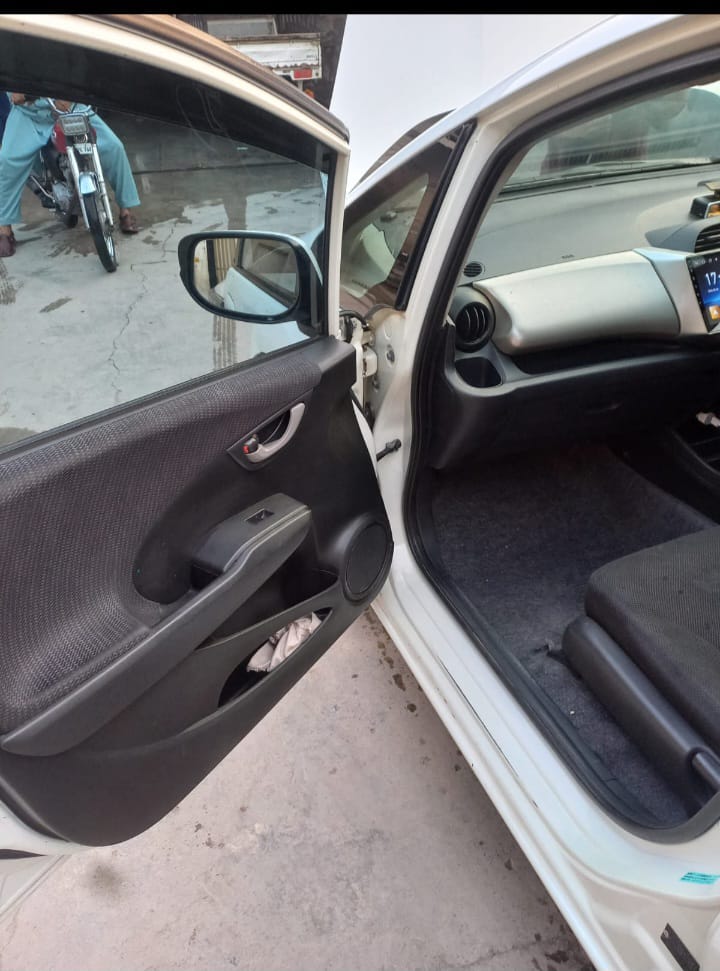 HONDA FiT - Hybrid
