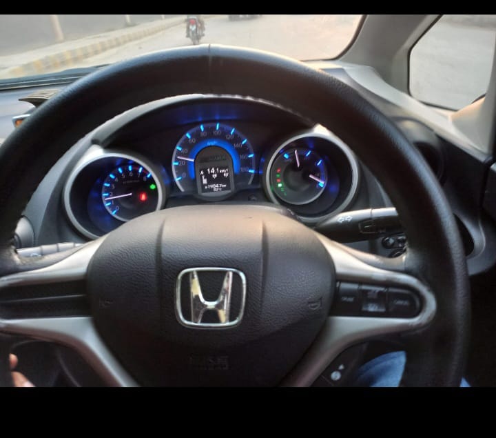 HONDA FiT - Hybrid