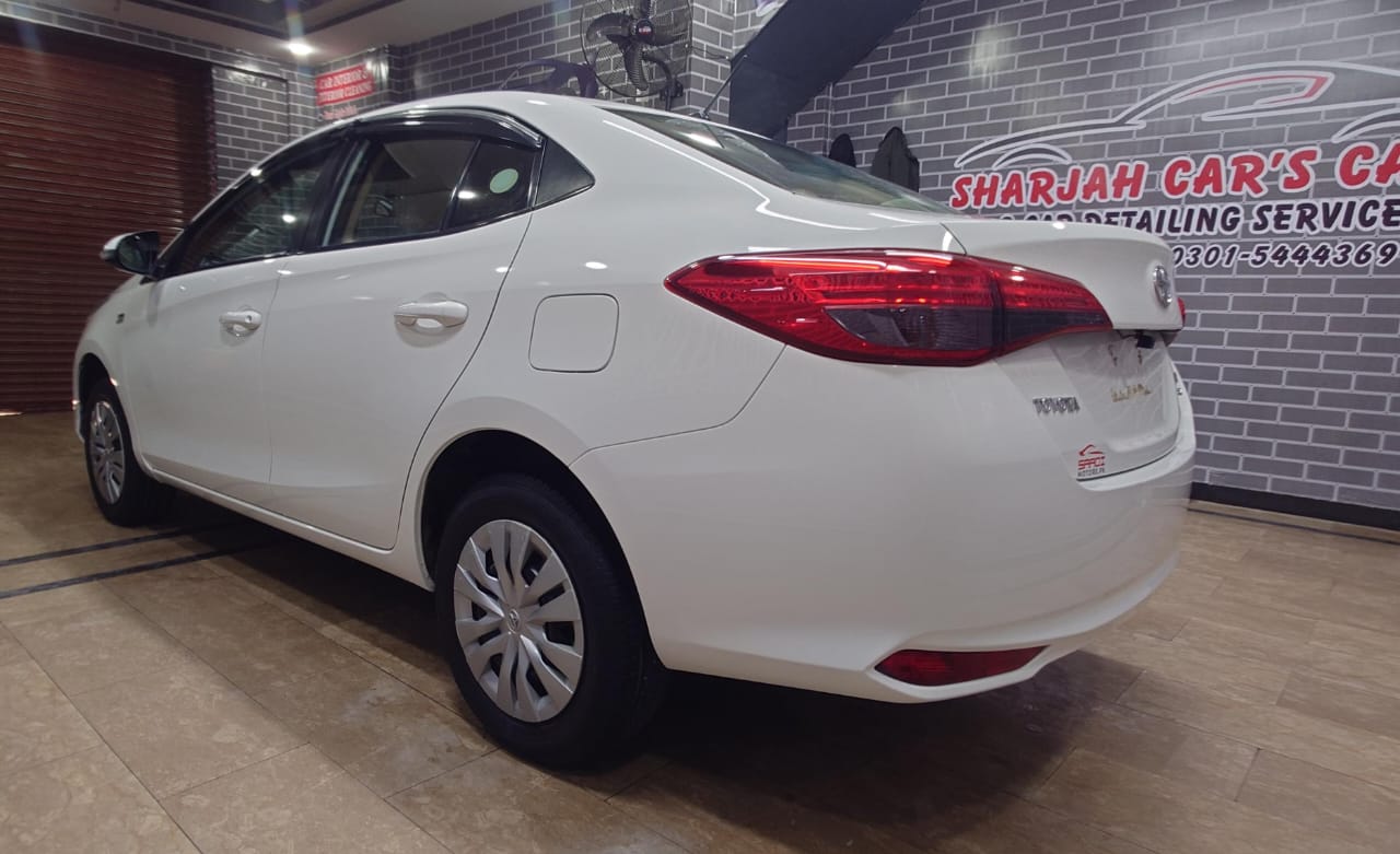 TOYOTA YARIS - GLi