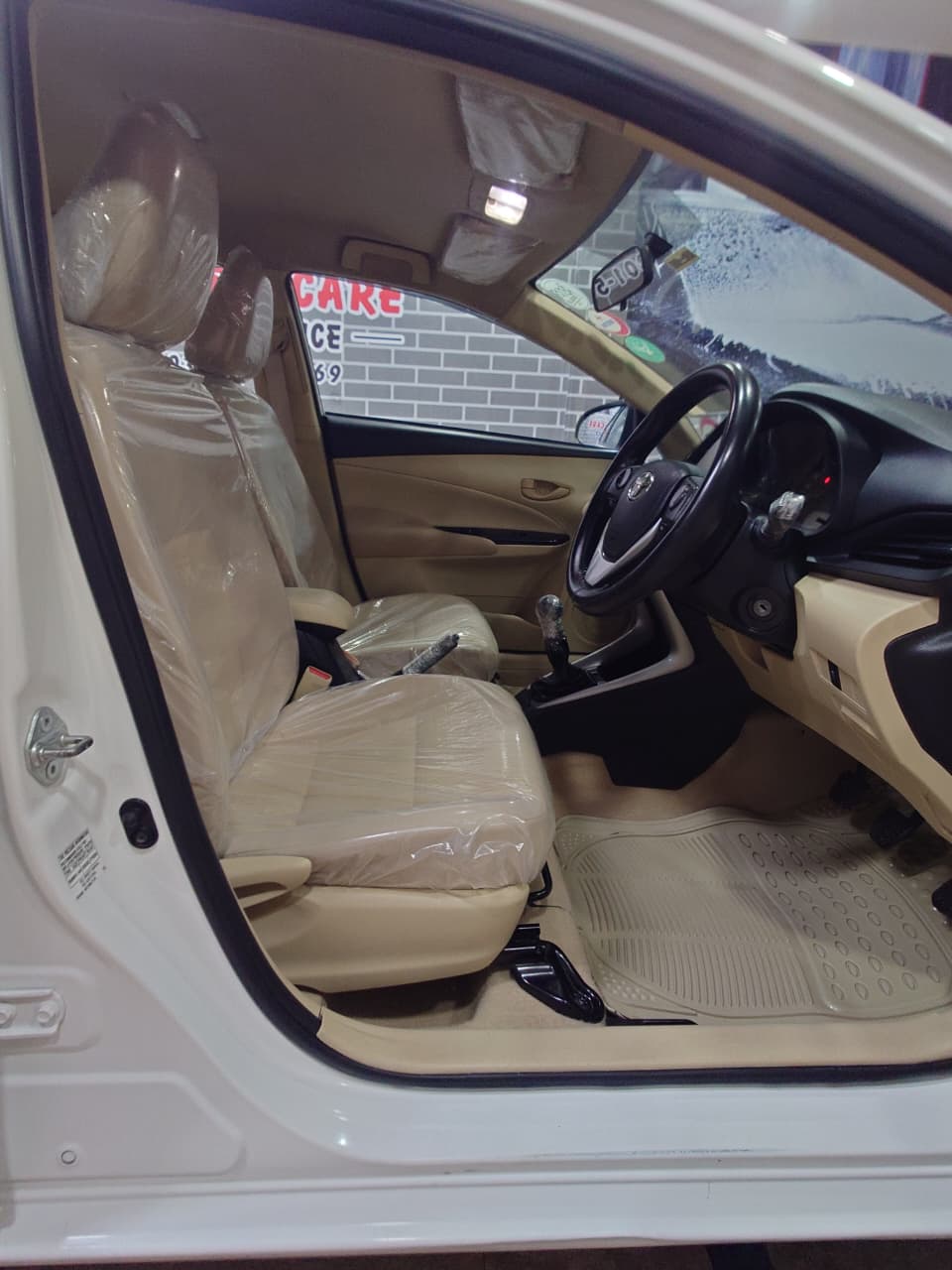 TOYOTA YARIS - GLi