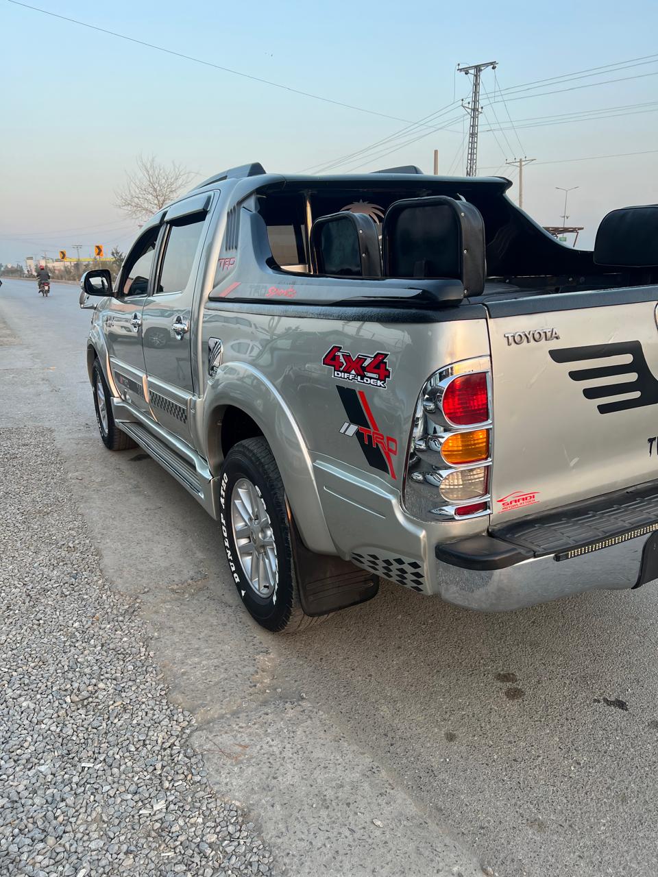 TOYOTA HILUX G - VIGO (Thailandi)