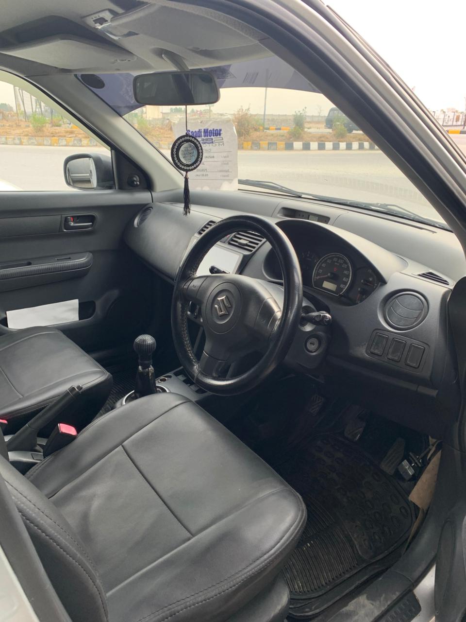 SUZUKI SWIFT DX 1.3